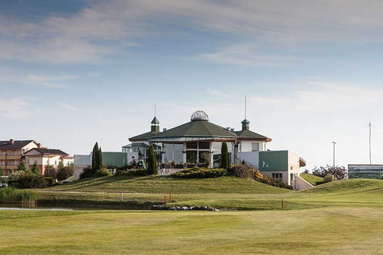 Bukfurdo golf, Maďarsko